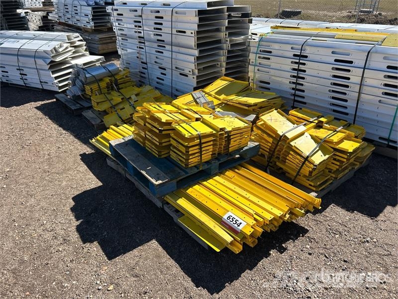  Quantity of McCain Walls and Brackets المصاعد والرافعات المادية