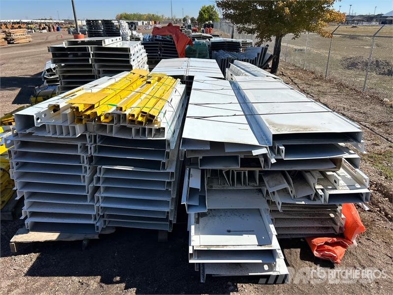  Quantity of McCain Walls and Brackets المصاعد والرافعات المادية