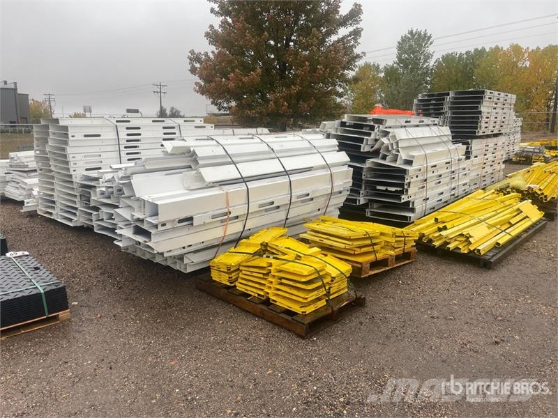  Quantity of McCain Walls and Brackets المصاعد والرافعات المادية