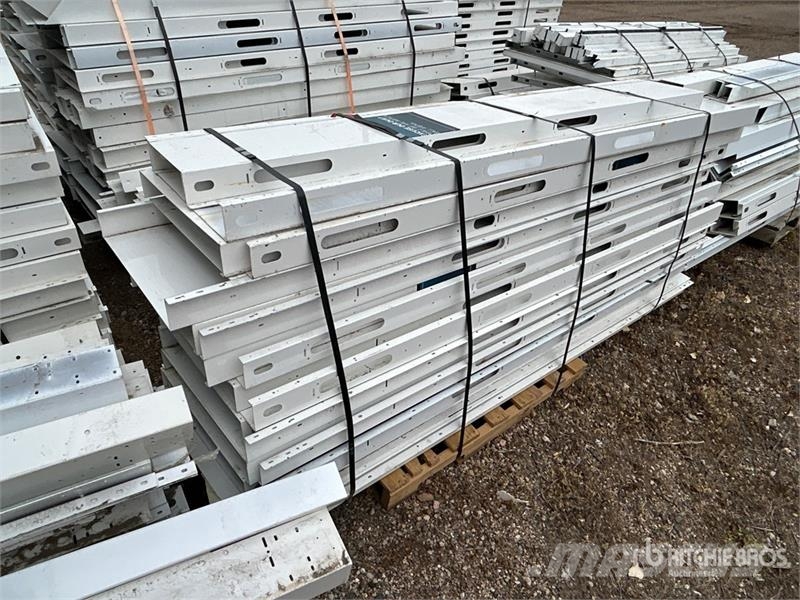  Quantity of McCain Walls and Brackets Pacēlāji, vinčas un materiālu lifti