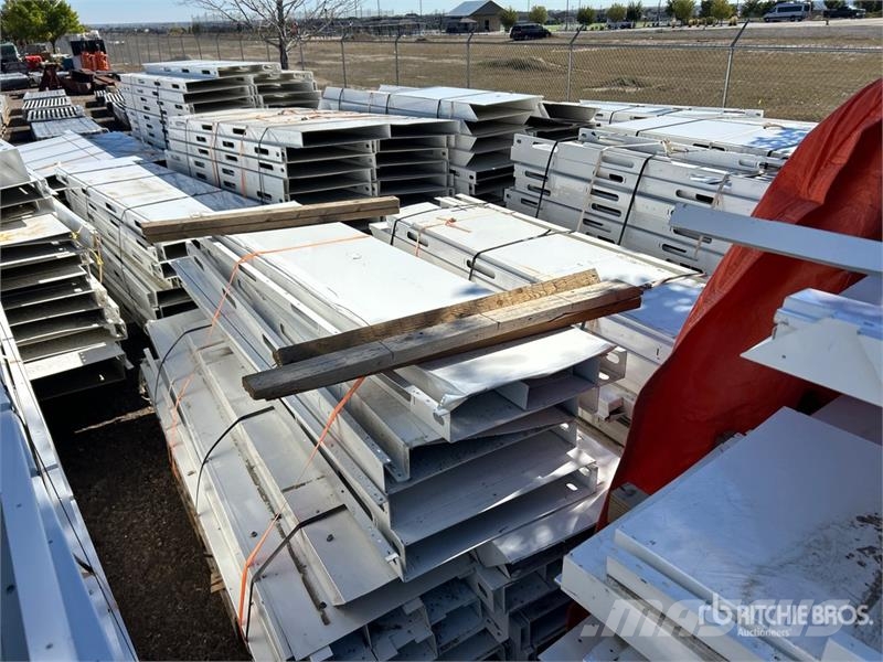  Quantity of McCain Walls and Brackets المصاعد والرافعات المادية