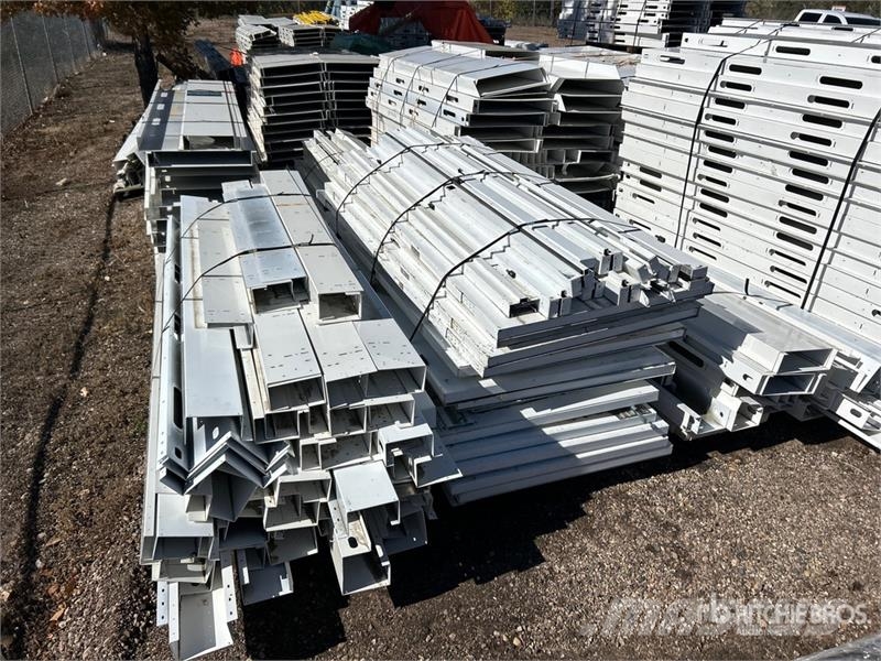  Quantity of McCain Walls and Brackets المصاعد والرافعات المادية