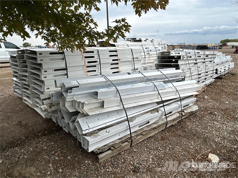  Quantity of McCain Walls and Brackets Pacēlāji, vinčas un materiālu lifti