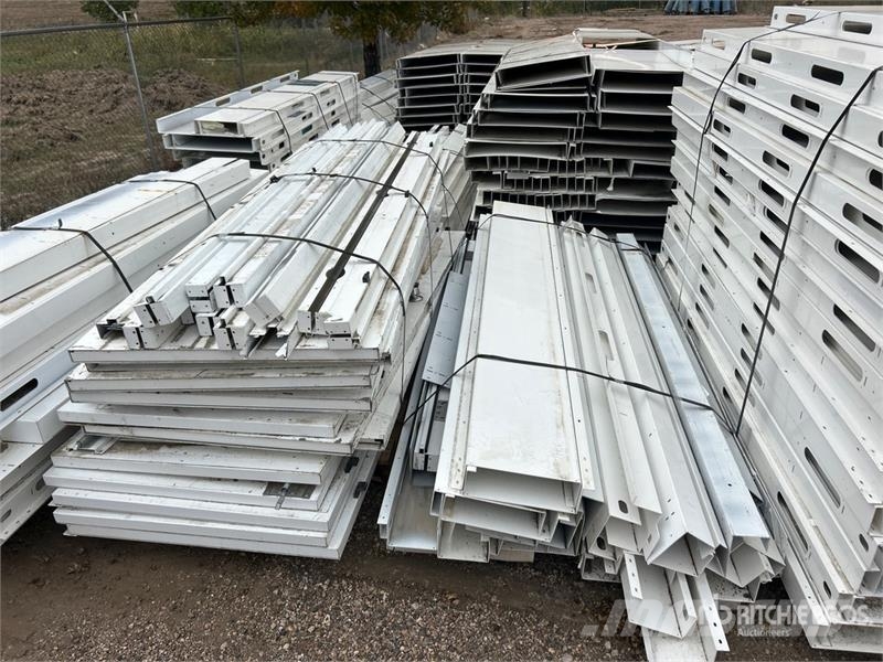  Quantity of McCain Walls and Brackets Pacēlāji, vinčas un materiālu lifti