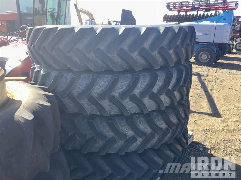 Quantity of Michelin 380-90R46 380-90R46 Tires 타이어, 휠 및 림