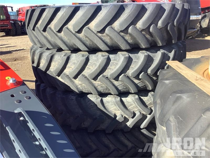 Quantity of Michelin 380-90R46 380-90R46 Tires 타이어, 휠 및 림