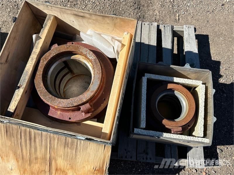  Quantity of Misc. Crane Parts Otros componentes