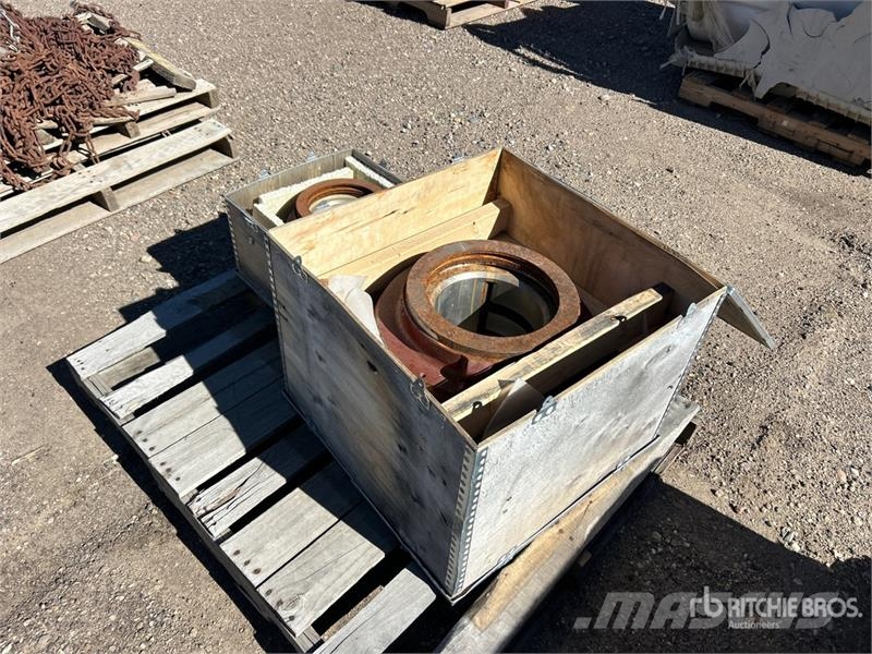  Quantity of Misc. Crane Parts Otros componentes