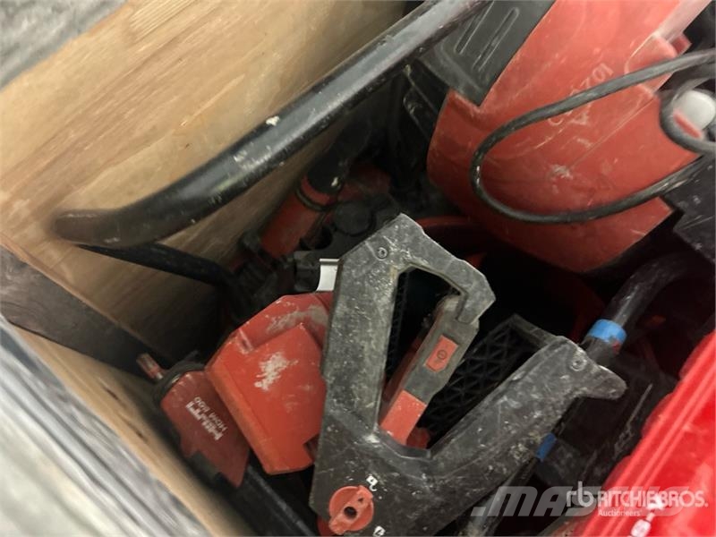 Quantity of Misc. Power Tools & Vacuums Drugi deli