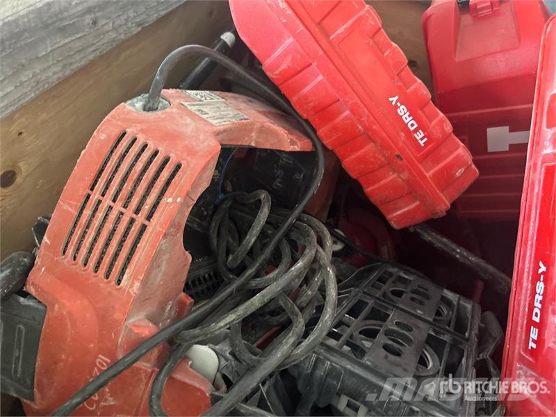 Quantity of Misc. Power Tools & Vacuums Drugi deli
