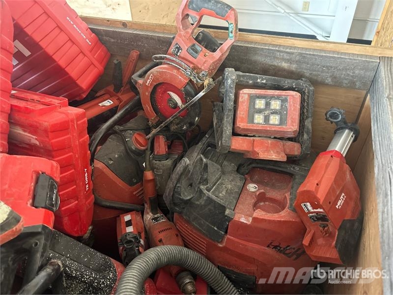 Quantity of Misc. Power Tools & Vacuums Drugi deli