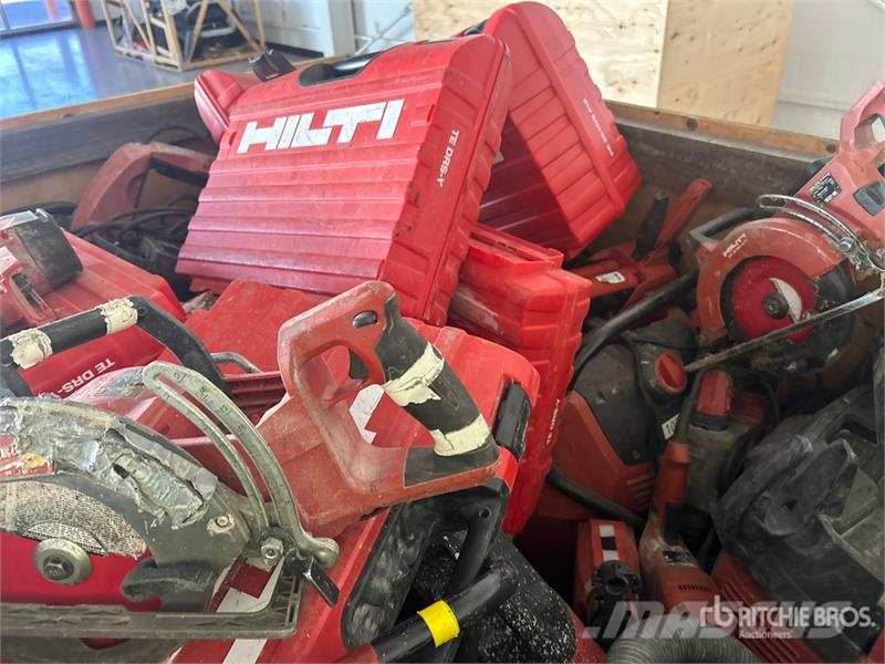 Quantity of Misc. Power Tools & Vacuums Drugi deli