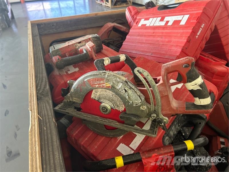 Quantity of Misc. Power Tools & Vacuums Drugi deli