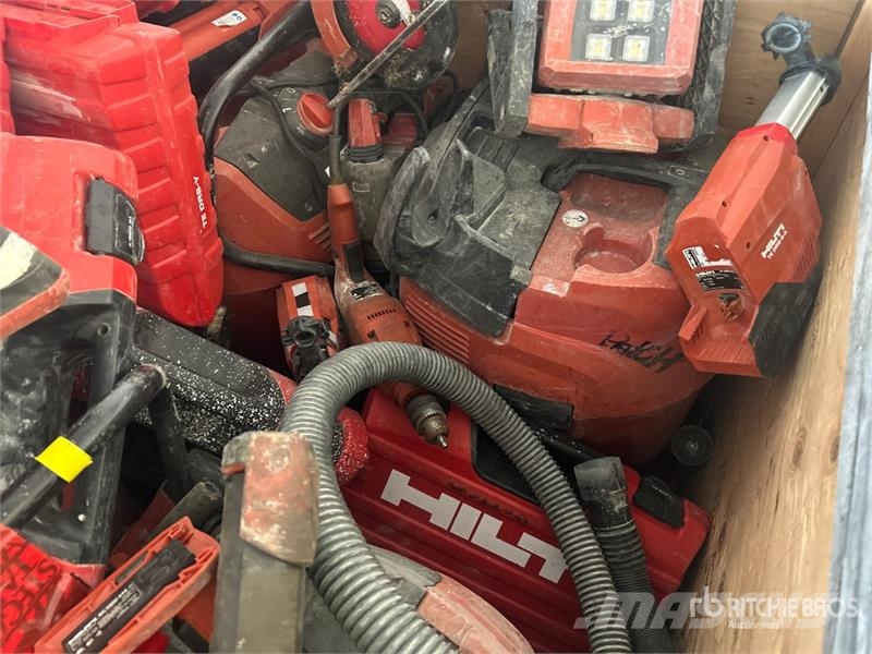 Quantity of Misc. Power Tools & Vacuums Drugi deli