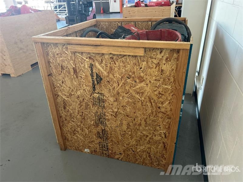 Quantity of Misc. Power Tools & Vacuums Drugi deli