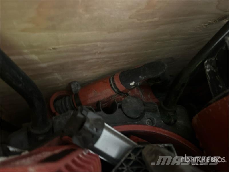 Quantity of Misc. Power Tools & Vacuums Drugi deli