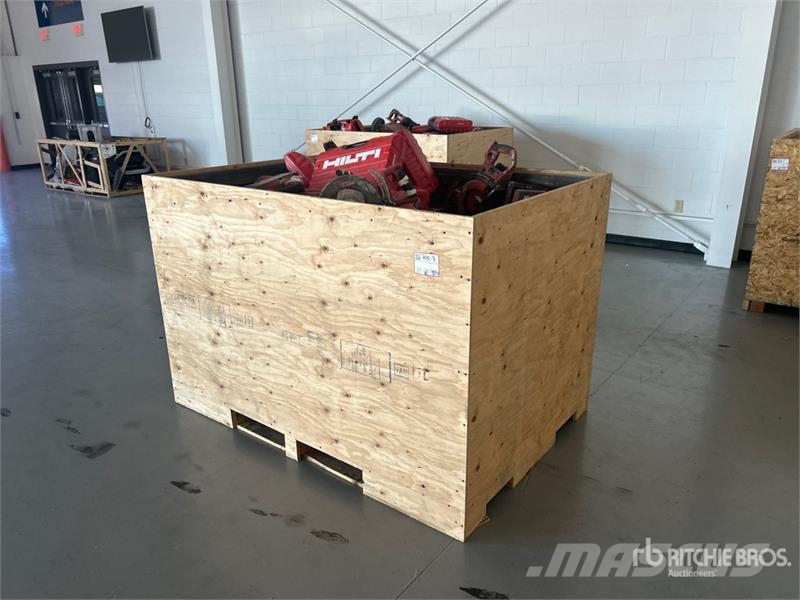Quantity of Misc. Power Tools & Vacuums Drugi deli