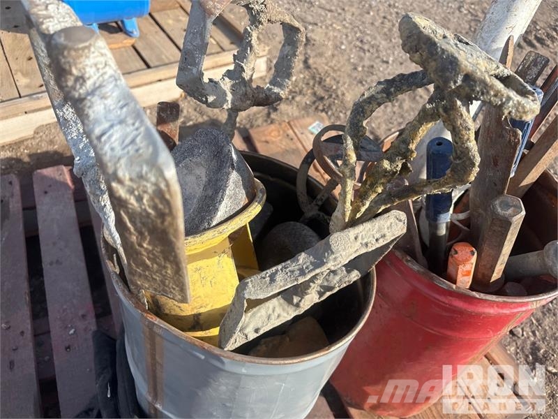 Quantity of Miscellaneous jackhammer Bits and spad Outros componentes
