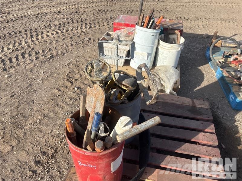 Quantity of Miscellaneous jackhammer Bits and spad Outros componentes