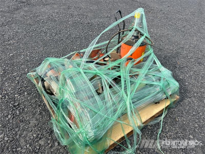 Quantity of Miscellaneous Tools, Concrete Saws, Pn Andre komponenter