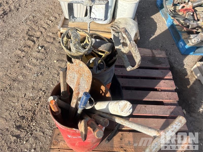 Quantity of Miscellaneous jackhammer Bits and spad Outros componentes