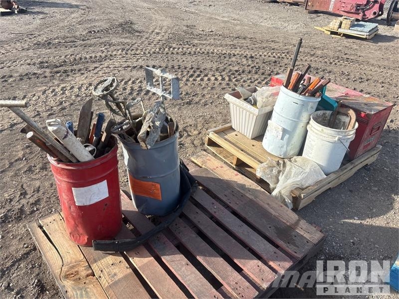 Quantity of Miscellaneous jackhammer Bits and spad Outros componentes