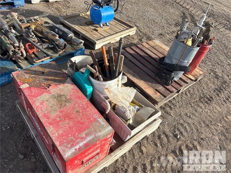 Quantity of Miscellaneous jackhammer Bits and spad Outros componentes