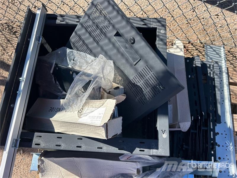Quantity of Mounting Brackets 建設機械 - その他