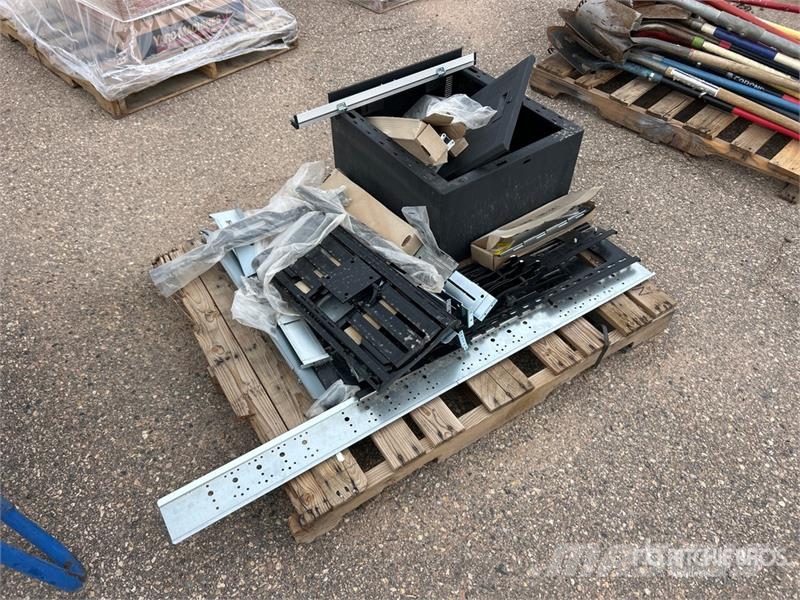Quantity of Mounting Brackets Costruzioni - Altro