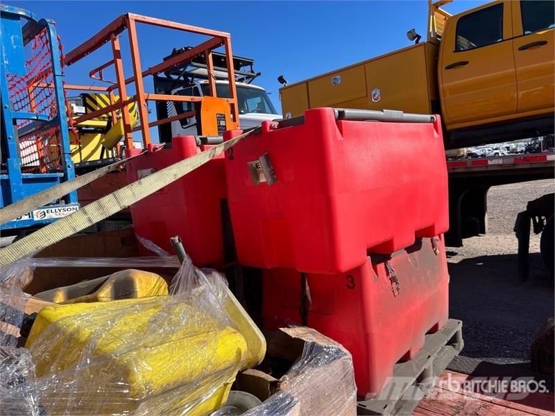 Quantity of Pallets of Plastic Fuel Tank Tanques de combustível e aditivos