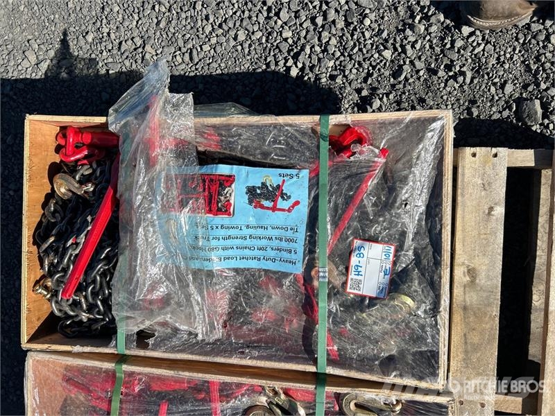  Quantity of Ratchet Load Binders and 20 ft Chains  مكونات أخرى