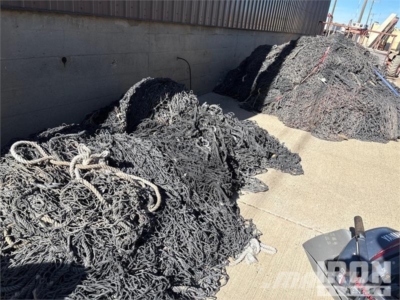  Quantity of Sinco Debris Nets - approximately 20,0 Talhas, guinchos e elevadores de materiais