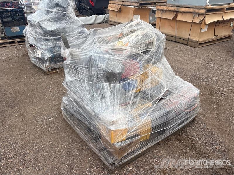 Quantity of Table Saw and Painters Supplies Подемници, лебедки и елеватори за материали