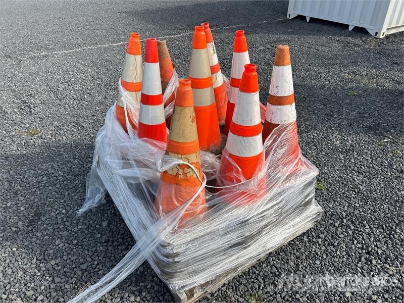 Quantity of Traffic Cones Buldožerji za polaganje cevi