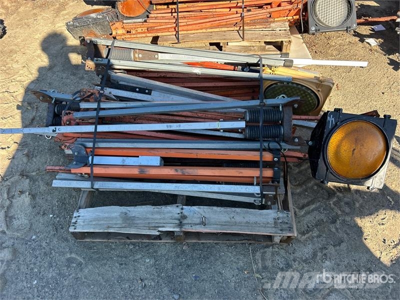  Quantity of Traffic Control Equipment Ostale kargo komponente