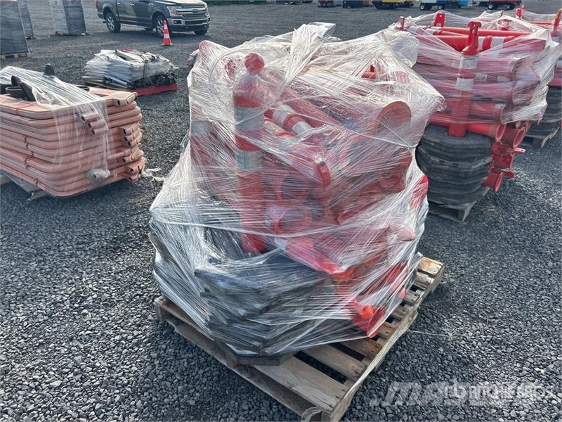  Quantity of Traffic Cones Buldožerji za polaganje cevi