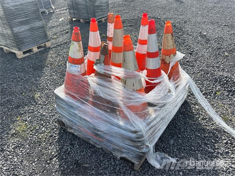  Quantity of Traffic Cones Buldožerji za polaganje cevi