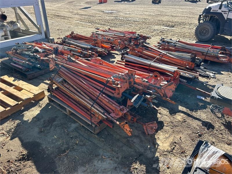  Quantity of Traffic Control Equipment Ostale kargo komponente