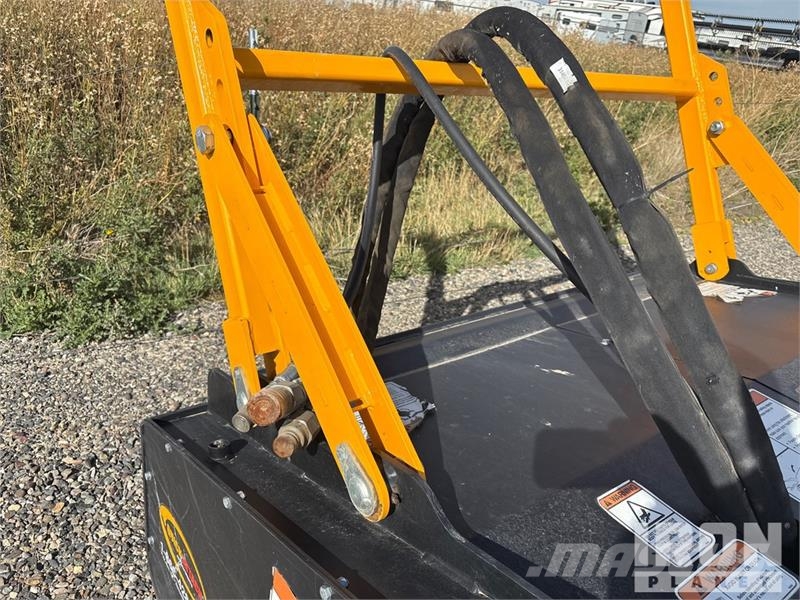 Quick Attach 60 in Skid Steer Mulcher Stobbenfreesmachines