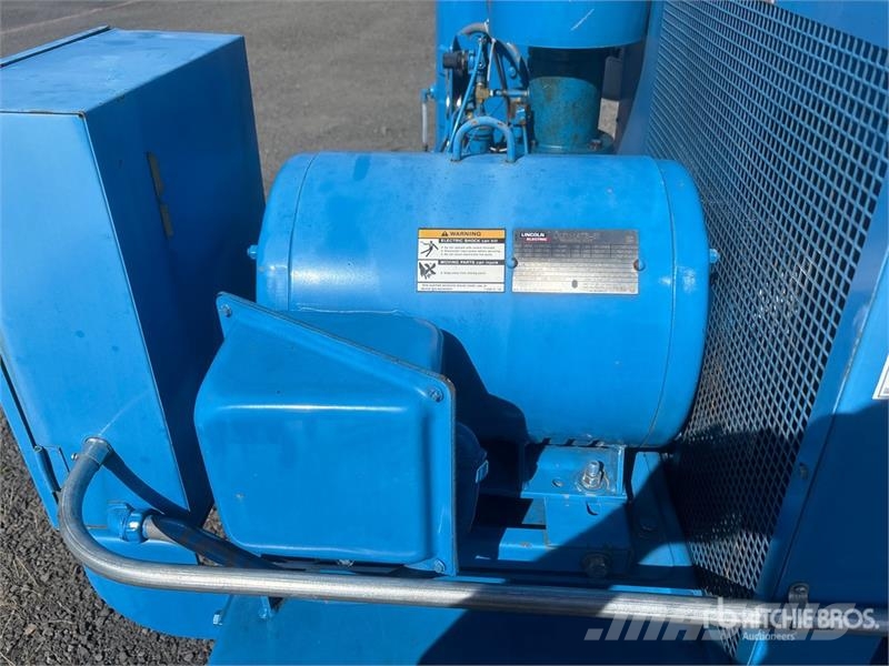 Quincy Northwest F30-V Skid-Mounted Electric Air Compress Compressori