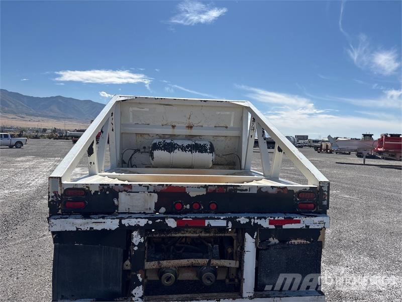 R-Way T32211AN 32 ft T/A Belly Dump Trailer Kipper