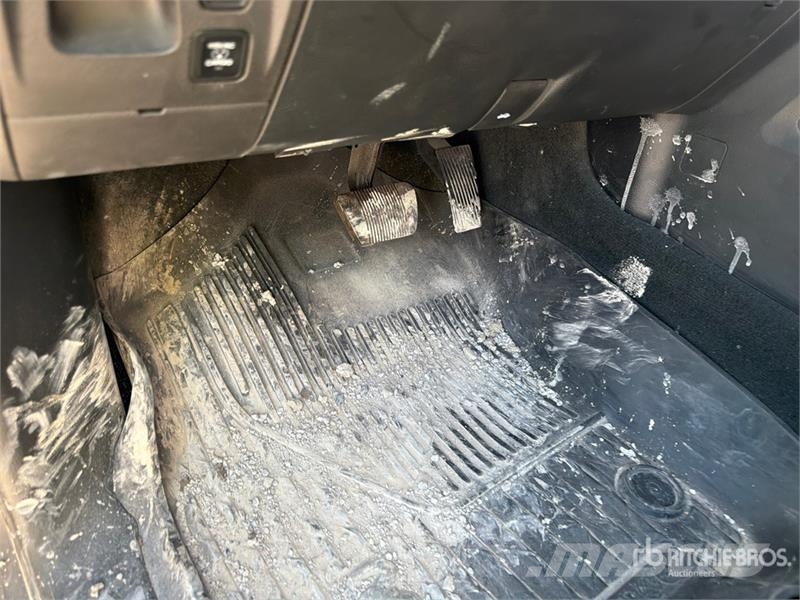RAM 1500 Rebel 4x4 Crew Cab Pickup Drugi