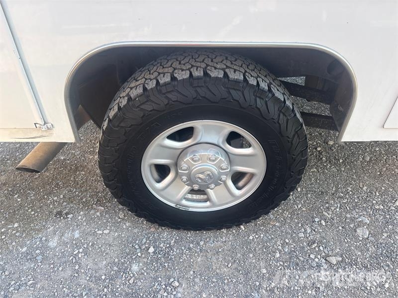 RAM 2500 皮卡.傳統半斗卡車/側卸板