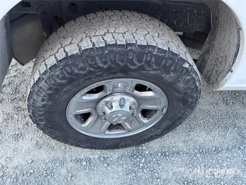 RAM 2500 4x2 Crew Cab Pickup Otras furgonetas