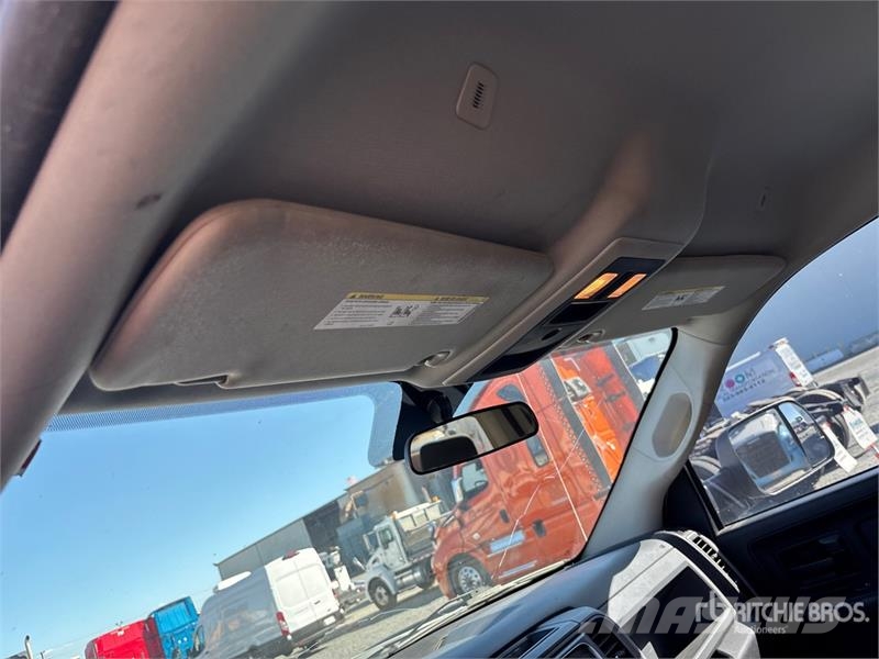 RAM 2500 4x2 Crew Cab Pickup Otras furgonetas
