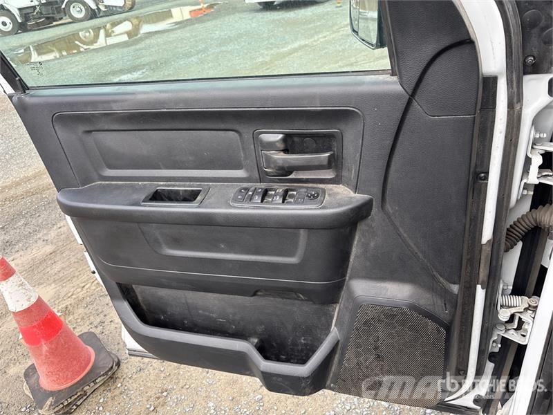 RAM 2500 4x4 Crew Cab Pickup Otros