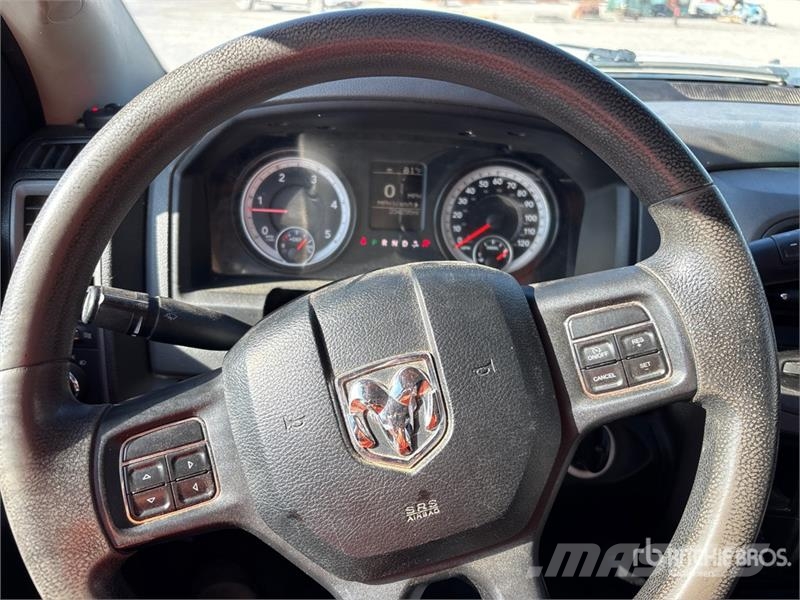 RAM 2500 4x4 Crew Cab Pickup Drugi