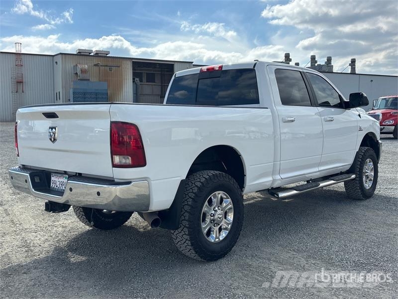 RAM 2500 4x4 Crew Cab Pickup Diger