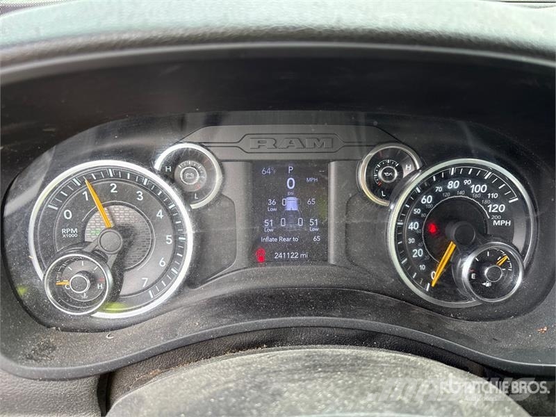 RAM 2500 4x4 Crew Cab Pickup Otros