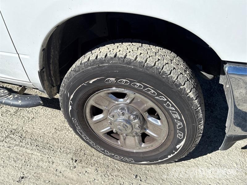 RAM 2500 4x4 Crew Cab Pickup 其他
